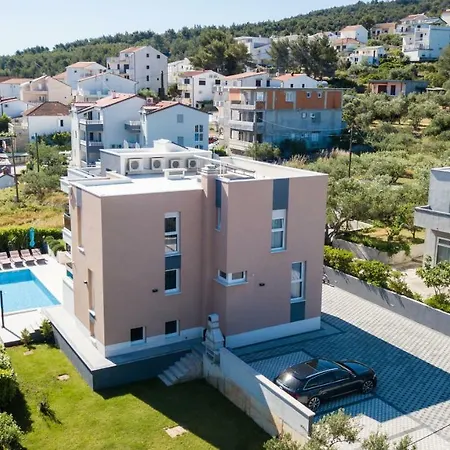 Apartament Piramida