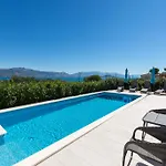 Piramida * تروغير