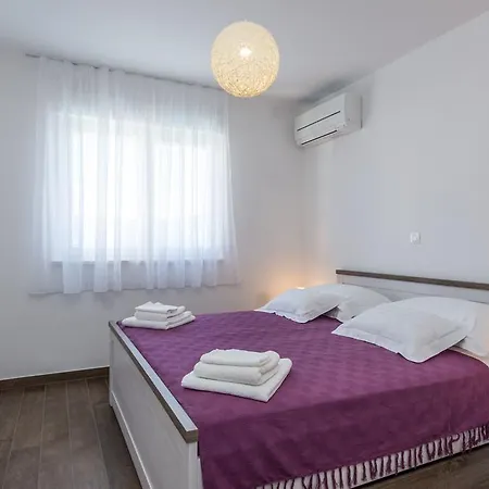 Piramida * Trogir