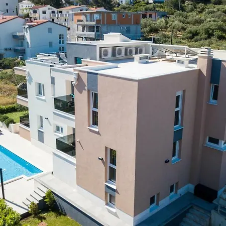 Apartment Piramida