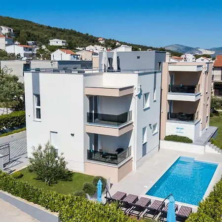 Apartment Piramida *